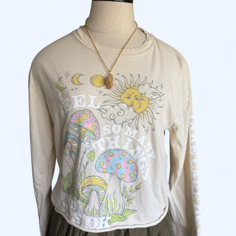 Cold Crush Mushroom Celestial Graphic Crop Top Long Sleeve Beige Size M